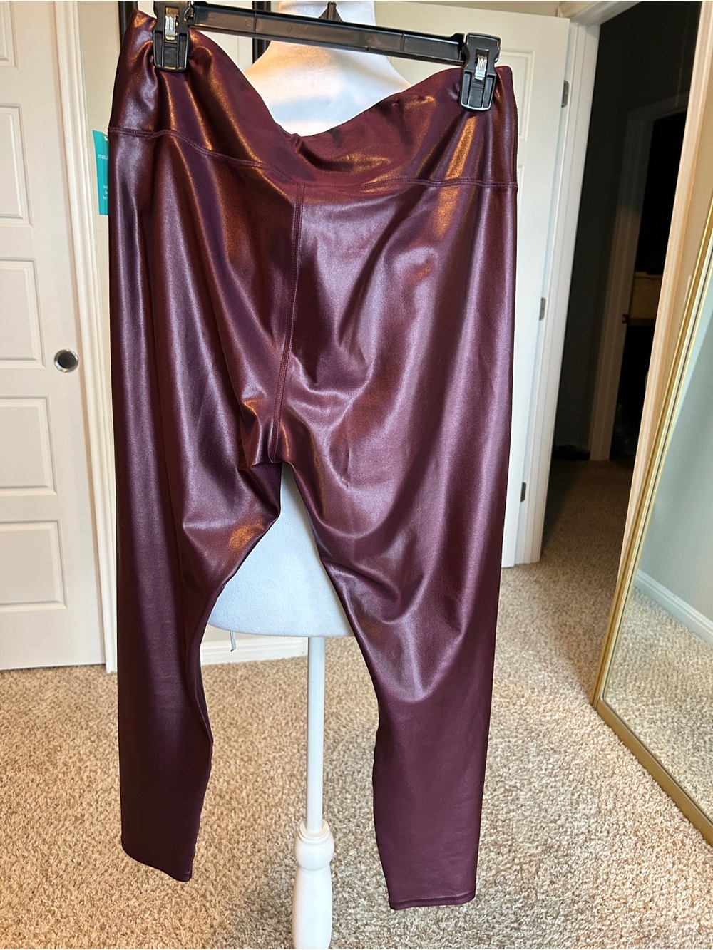 Maurices Faux Leather Shiny Burgundy Maroon Oxblood Leggings Size Large - Picture 7 of 7